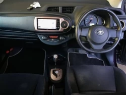 TOYOTA VITZ 2018 23